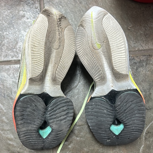 Women’s size 7 & 7.5 and 8 Alphafly runners - Picture 2 of 5